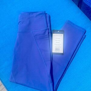 NWT VIE ACTIVE PURPLE CAPRI LEGGINGS WITH POCKETS